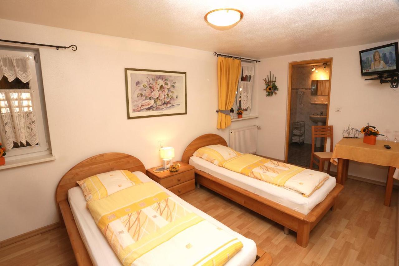 Sylvie Fahrer Et Fils Bed & Breakfast Saint-Hippolyte  Exterior photo